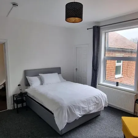 En Suite Room With Kitchen Facilities-3