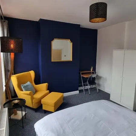 En Suite Room With Kitchen Facilities-2