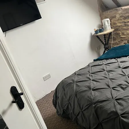 Crosskeys Inn Guest Rooms In Wye Valley-2
