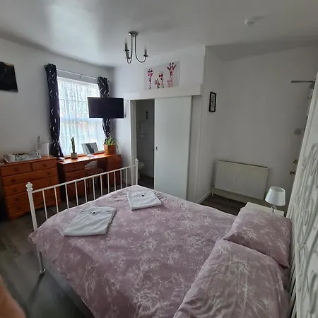 Beachdene Guest House-2