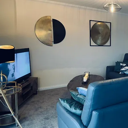 Central Cosy Riverview Apartment 2 Bed, 2 Bath, Free Parking / Wifi-2