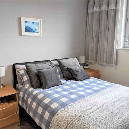 Lovely Guest Rooms In City Centre-3