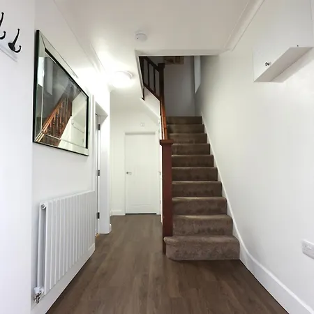 Spacious 5Br House Sleeps 10-2