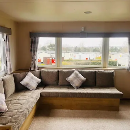 Kent Coast 3 Bedroom Holiday Home-2