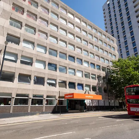 Easyhotel Croydon-2