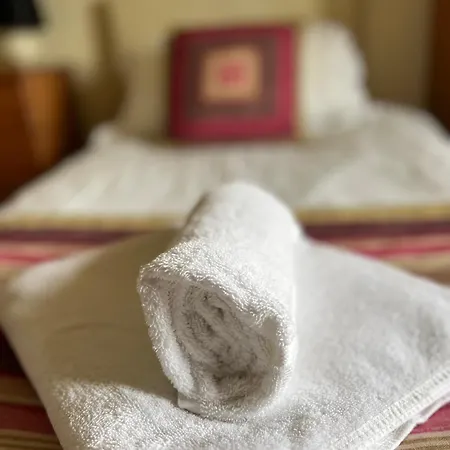 Hurst Dene Aparthotel-3