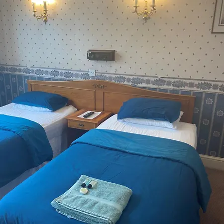 The Royal Victoria & Bull Hotel-2