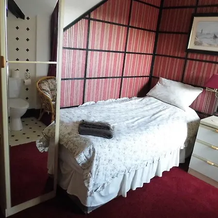 Happy Days Guesthouse-3