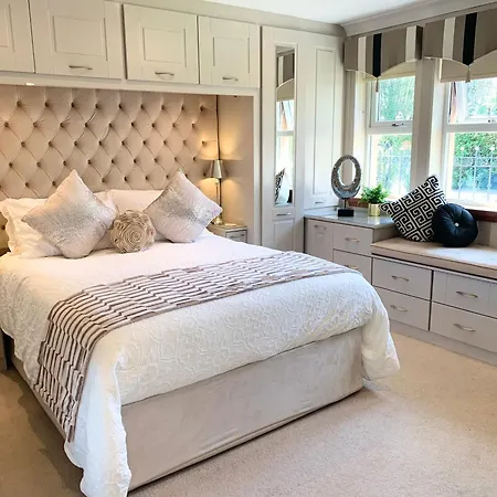 Ayrs And Graces - Luxury Bed And Breakfast-3