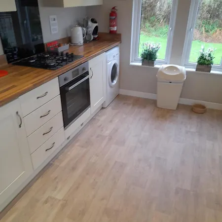 Luxury Timber Pet Friendly Lodge With Private Hot Tub 2 To 6 Guests, Outstanding Views Nr Paignton-2