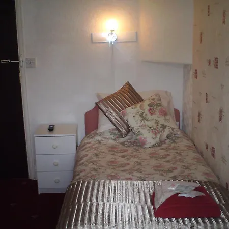 Oban House-3