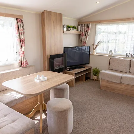 Caravan Skegness 8 Berth-3