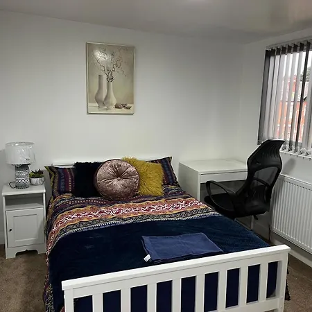 Spacious 5Br House Sleeps 10-3