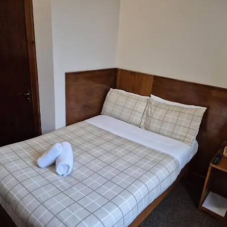 Douglas Hotel-2