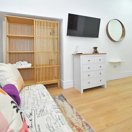 One Battison - Affordable Rooms, Suites & Studios In Stoke On Trent-3