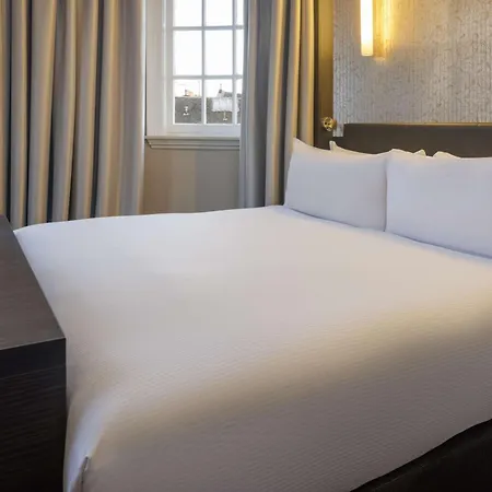 Doubletree By Hilton Edinburgh City Centre-3