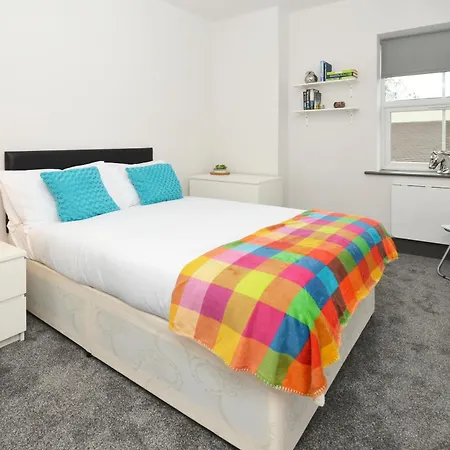 Townhouse Plus @ London Road Stoke-2