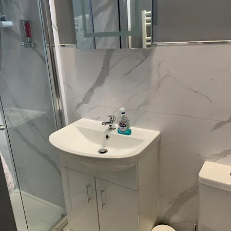 1 Bed Old Town City Studio Near Theatre Suit Work Or Leisure-2