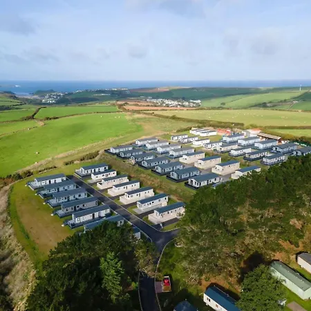 Holiday Home With Stunning Views-3