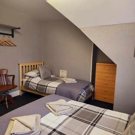 The Oakcliffe-2