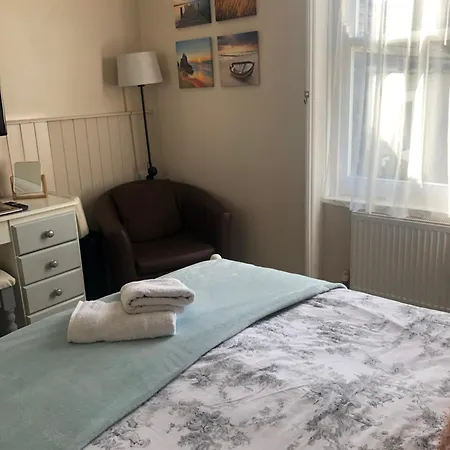 Cornubia Guest House-3