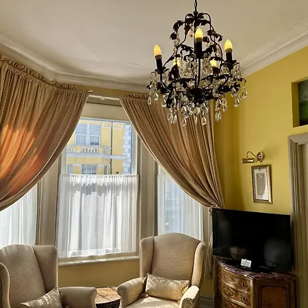 Albert & Victoria Guest House-2