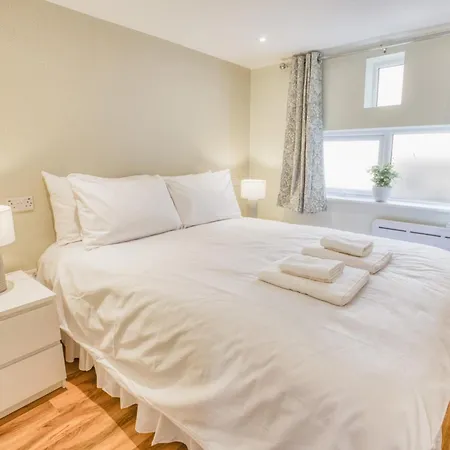 Superb City Center 2 Bed Apartment Free Wifi-3