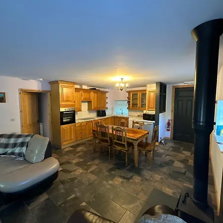 The Falcon Inn Retreat-2