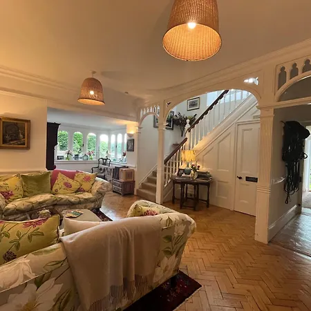 Coombe Lodge Farm House-2