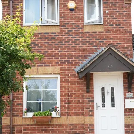Apartment & Rooms In London-3