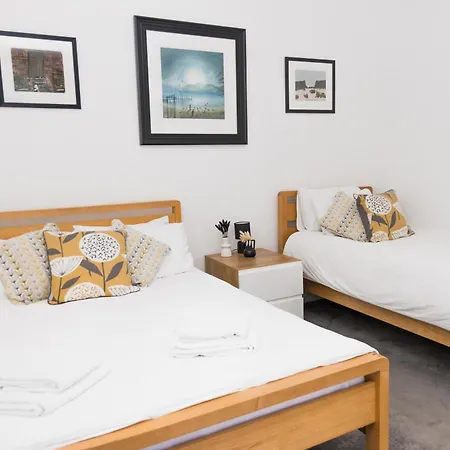 Denecrest Guest House-2