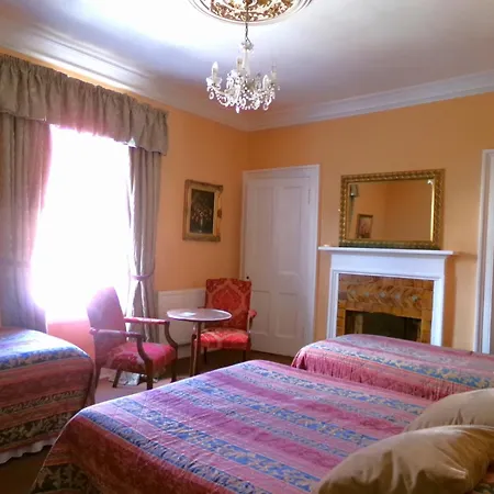 Averon Guest House-3