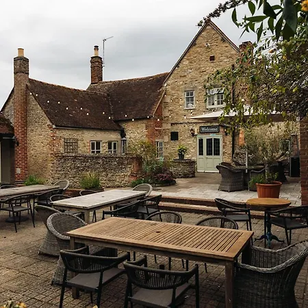 The Coach And Horses-3