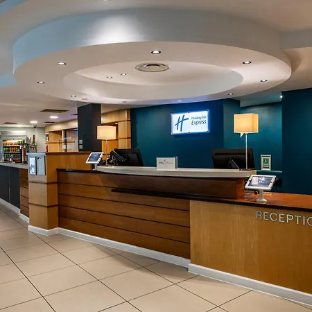 Holiday Inn Express Glasgow City Riverside By Ihg-2