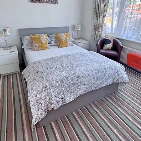 Hudsons Guest House - Adults Only-3