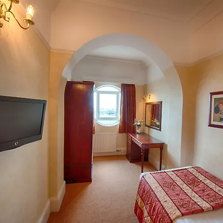 The Queens Hotel-2