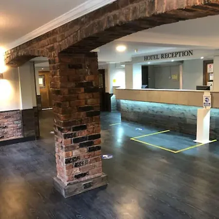 Fairways Lodge & Leisure Club-3