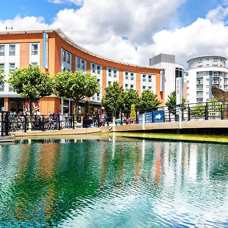 Holiday Inn Express Portsmouth Gunwharf Quays By Ihg-2