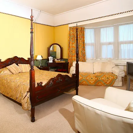 Meare Manor-2