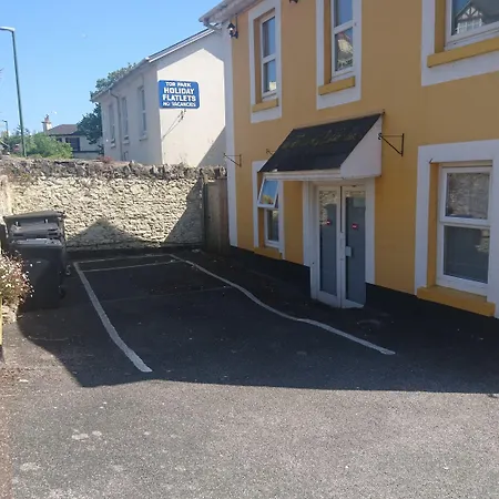 Heathcliff House B&B Exclusively For Adults Free Large Carpark-3