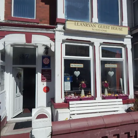 Llanryan Guest House-2