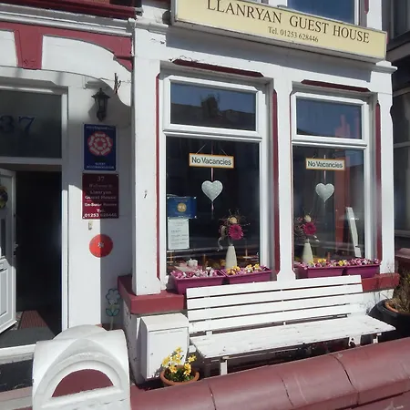 Llanryan Guest House-3