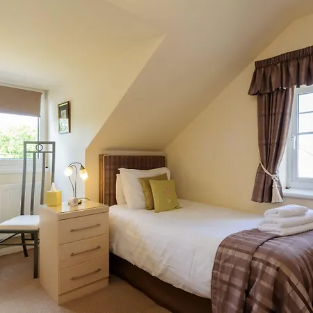 Gables Guest House-2