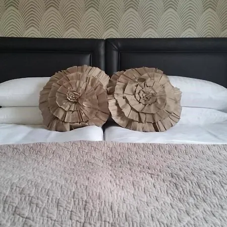 Gallery Guest House-2