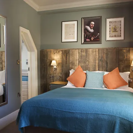 The Ostrich Inn Colnbrook London Heathrow-2