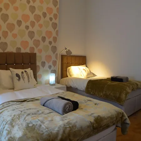 Queens Guesthouse Manchester-3