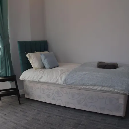 Queens Guesthouse Manchester-2