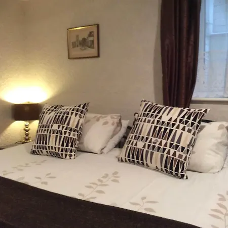 Hedley Villa Guest House-3