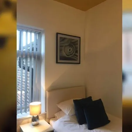 Townhouse @ Balliol Street Stoke-3