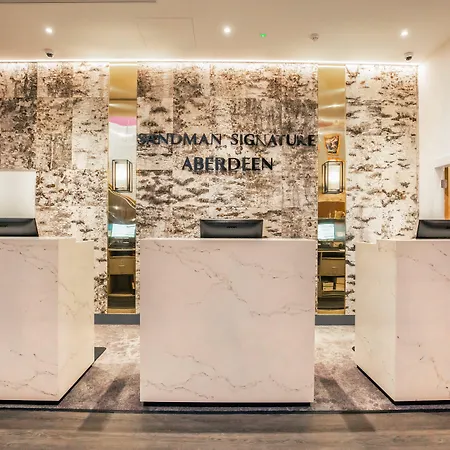 Sandman Signature Aberdeen Hotel & Spa-2